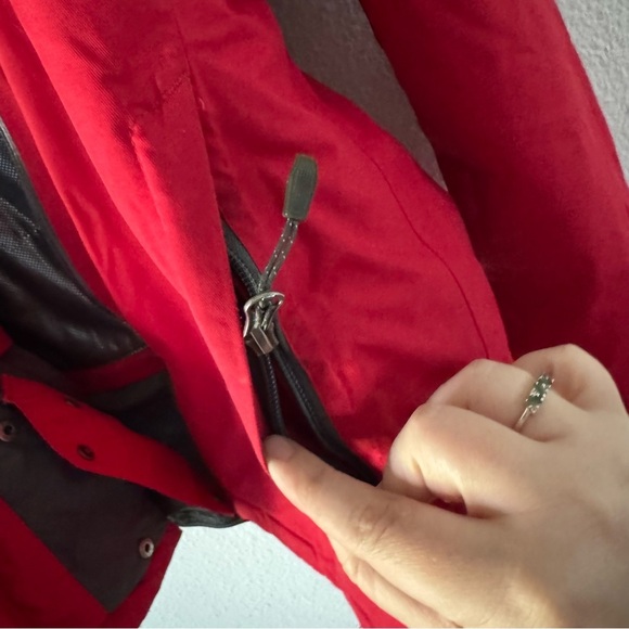 Columbia Red Jacket Outerwear Omni-Tech Jacket Medium Hooded Multi Compartment - Picture 8 of 15